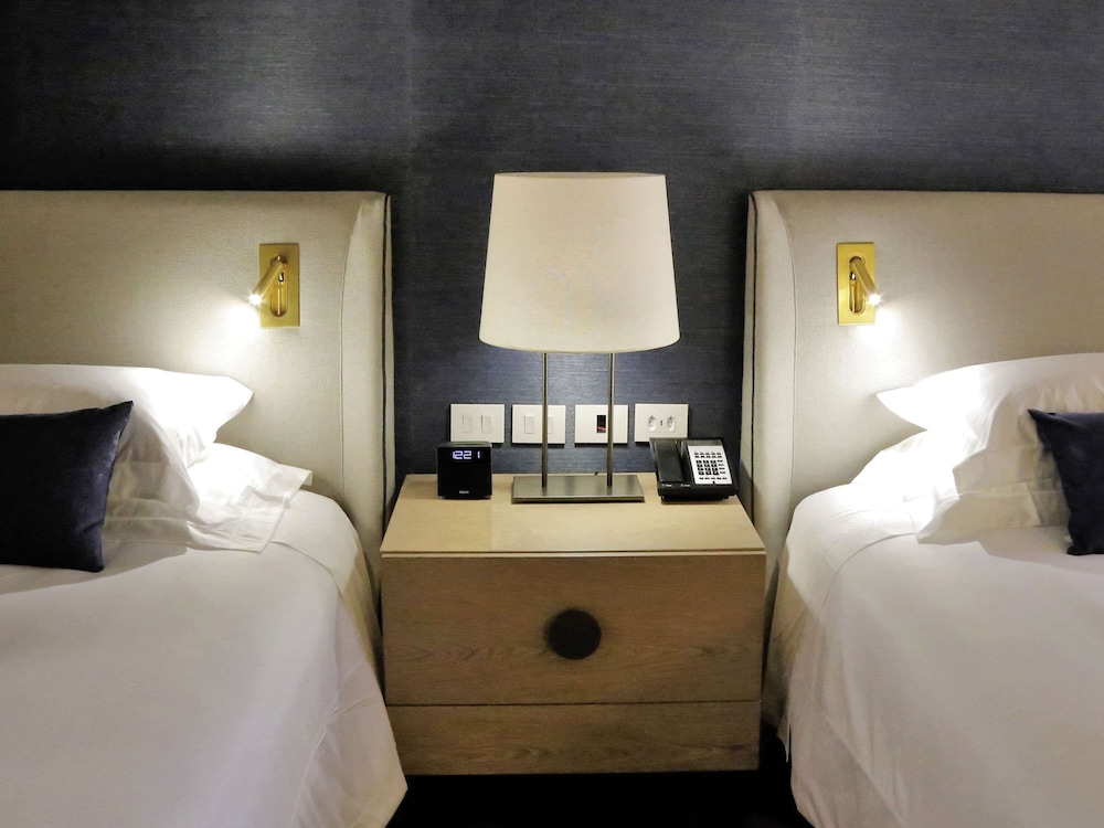 Fairmont Gold, Room, 2 Twin Beds, Club Lounge Access, City View