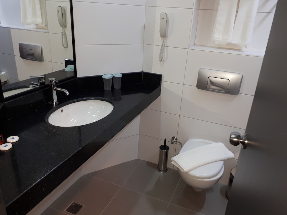 Standard Room - Photo 11