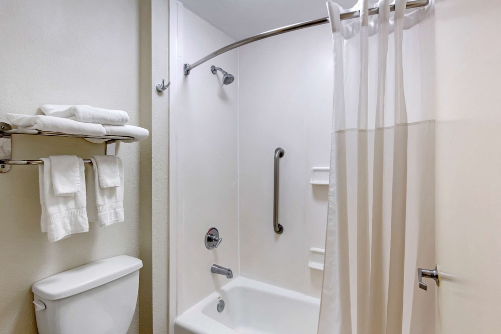 Standard Room, 2 Double Beds, Smoking photo 1