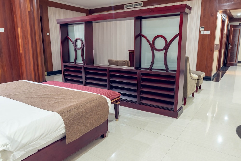 Presidential Suite, 1 King Bed, 2 Bathrooms, Executive Level photo 1
