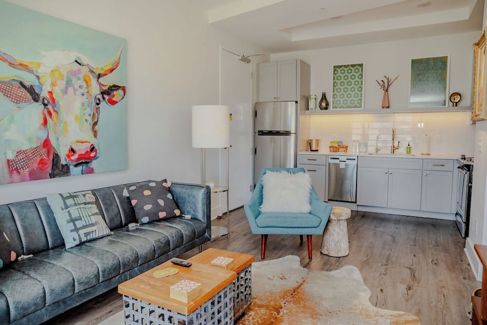 The Hive 301 King Suite photo 1