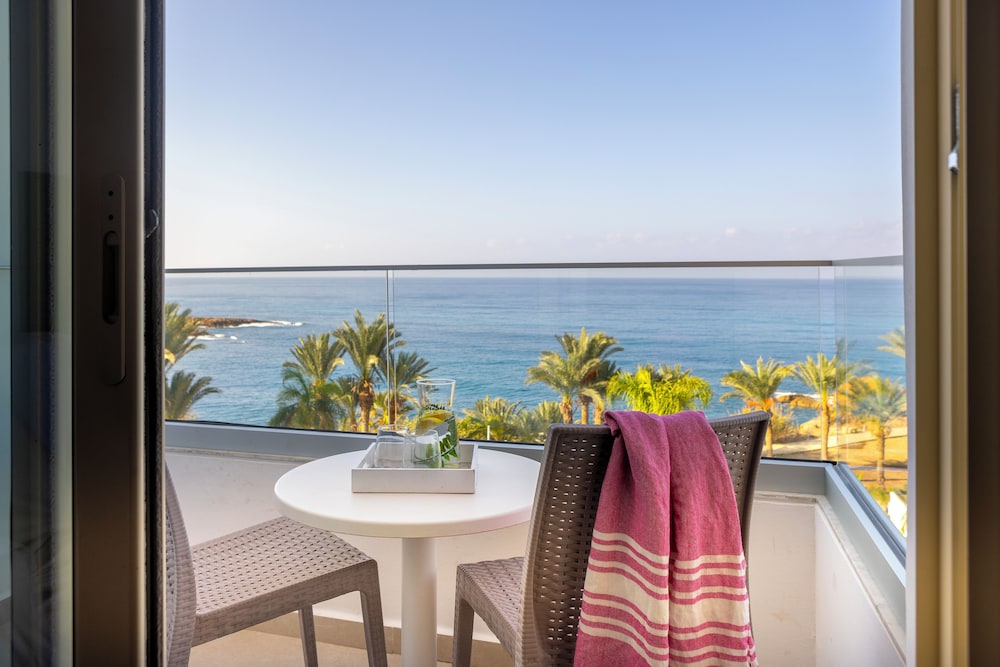 Double or Twin Room, 1 Double or 2 Twin Beds, Sea View - Photo 5
