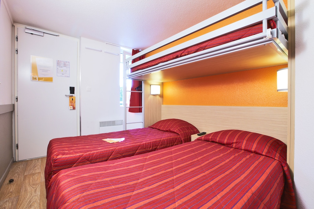 Standard Room, 3 Twin Beds - Photo 2