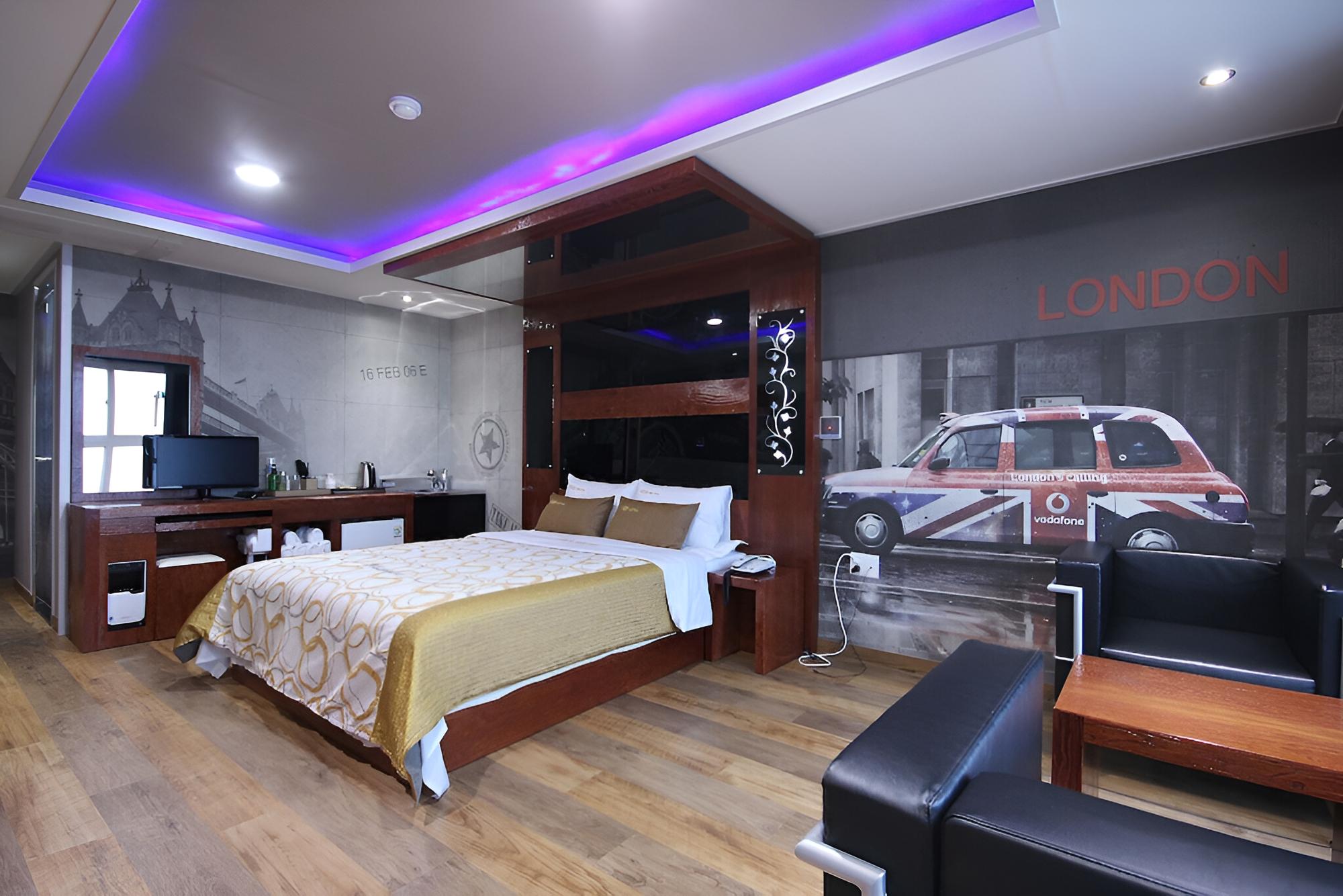 Room (Special Room) - Photo 16