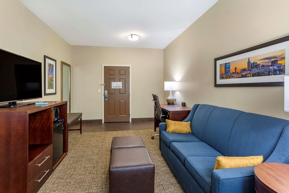 Suite, 1 King Bed with Sofa bed, Non Smoking - Photo 4