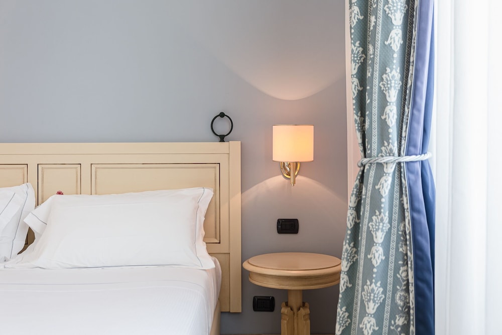 Standard Double or Twin Room - Photo 4