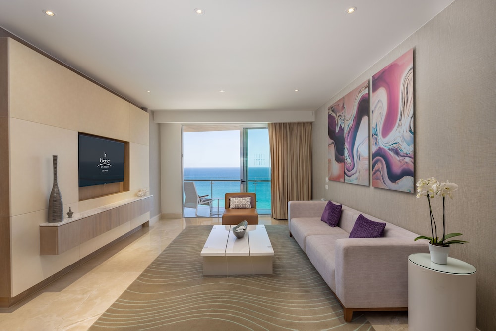 Royale Presidential Suite One Bedroom Ocean View