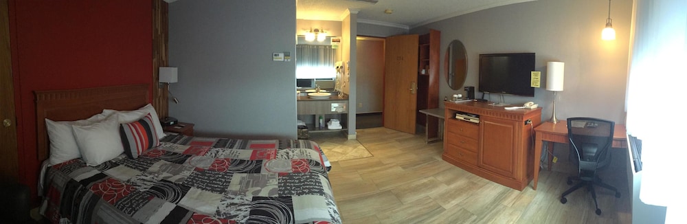 Superior Loft, 1 Queen Bed, Jetted Tub photo 3