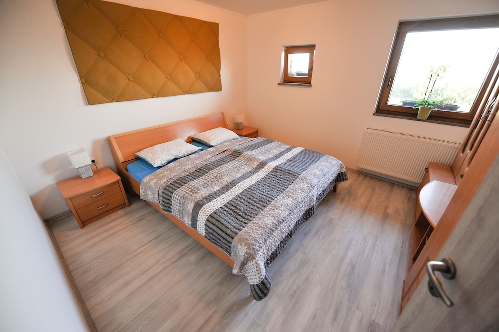Apartment (Wellness with hot tub&sauna) photo 1