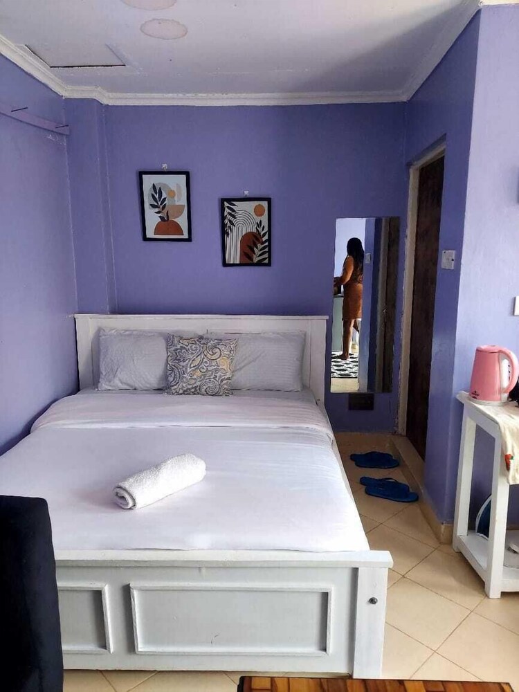 Deluxe Studio