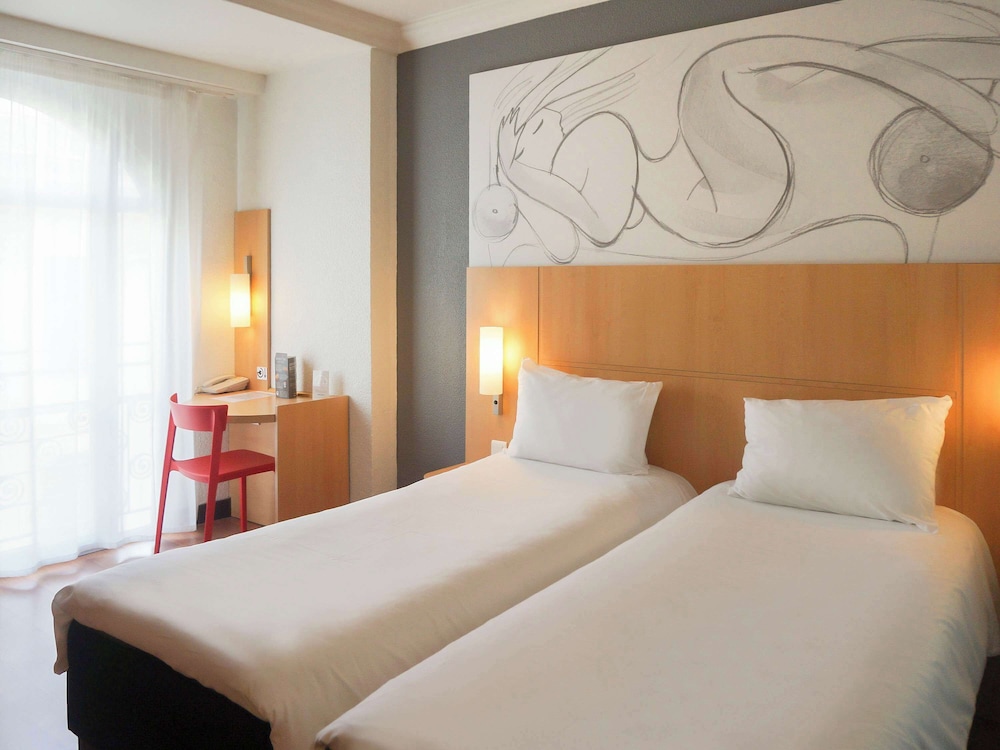 Standard Room, 2 Twin Beds - Photo 12