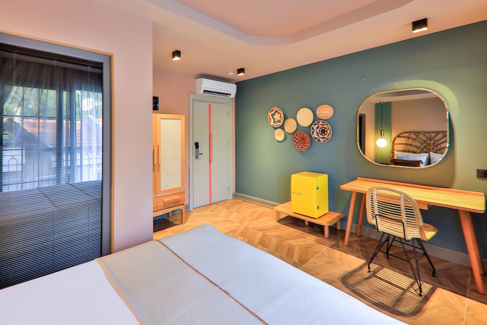 Deluxe Room, Balcony - Photo 1