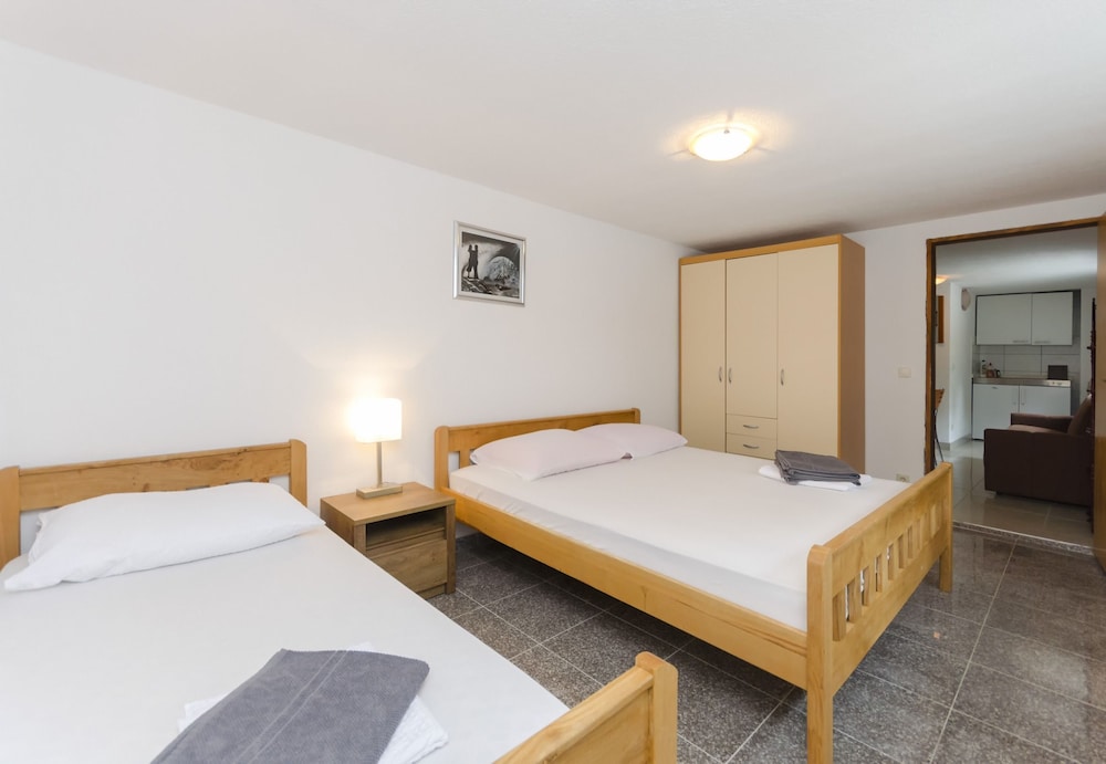 Apartment (A1)