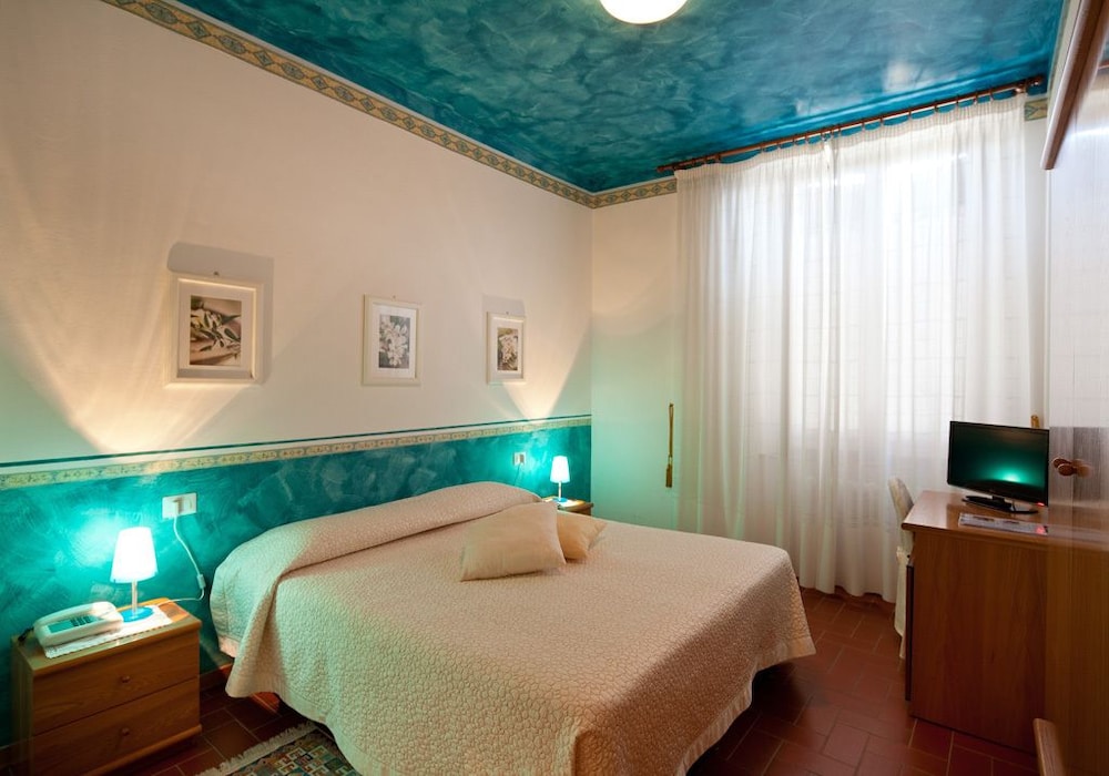 Double or Twin Room photo 1