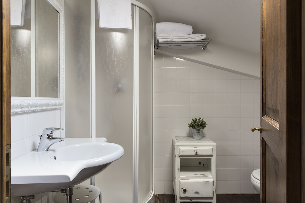 Suite - Photo 2