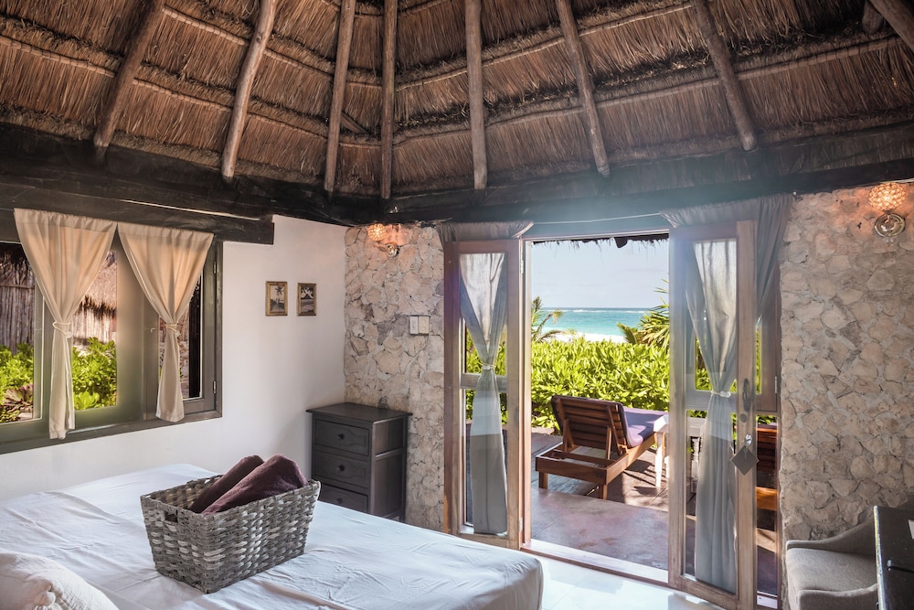 Cabin, Sea View