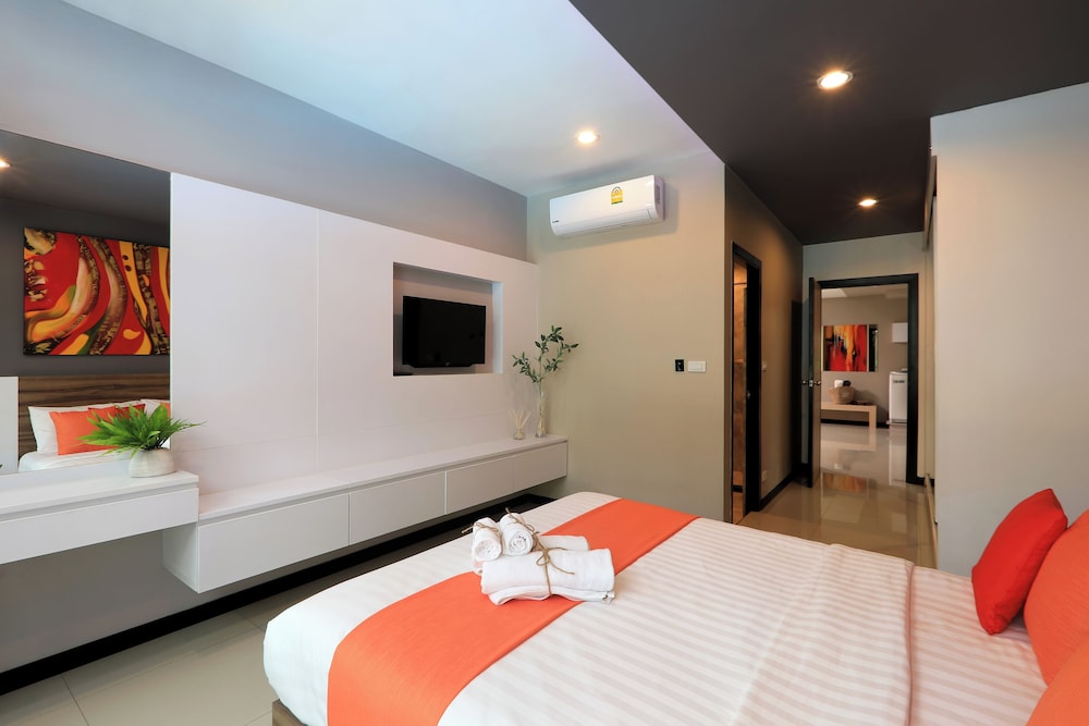 Apartment, 2 Bedrooms, Pool Access photo 2