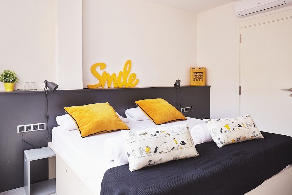 Economy Double Room, 2 Twin Beds photo 3