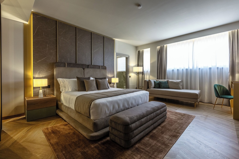 Deluxe Studio Suite