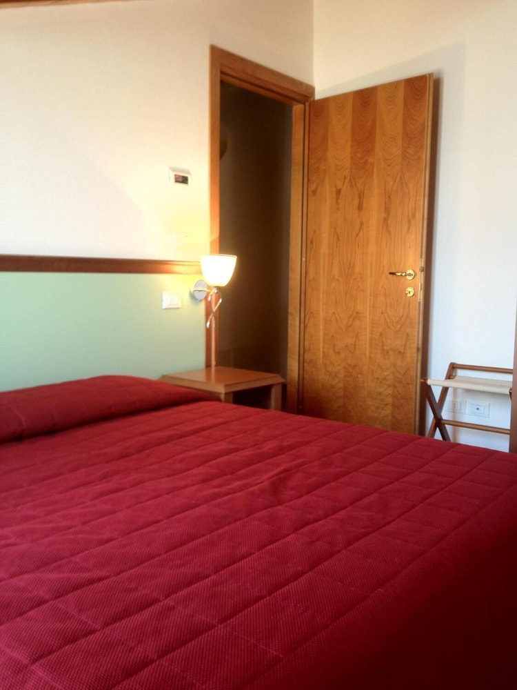 Double Room - Photo 9