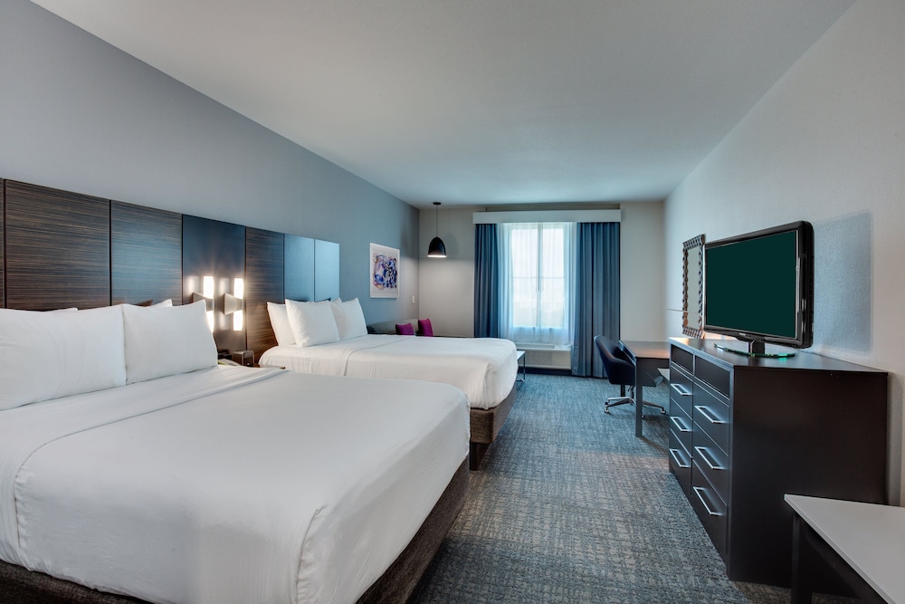Standard Room, Multiple Beds - Photo 5