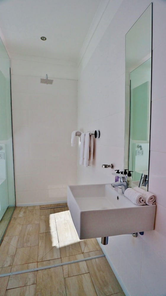 Standard Single Room - Photo 3