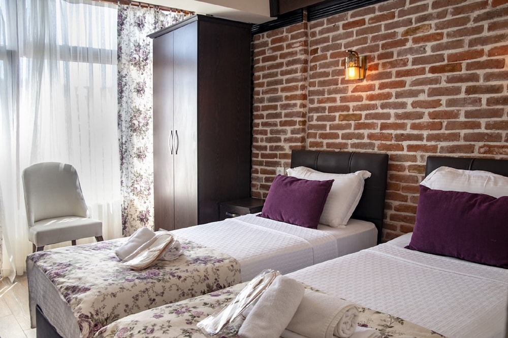 Standard Twin Room, Partial Sea View, Beachfront photo 1