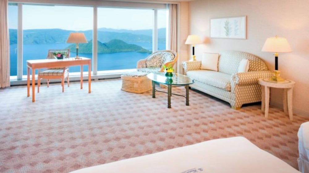 Suite, 2 Twin Beds (Lake Side) - Photo 2