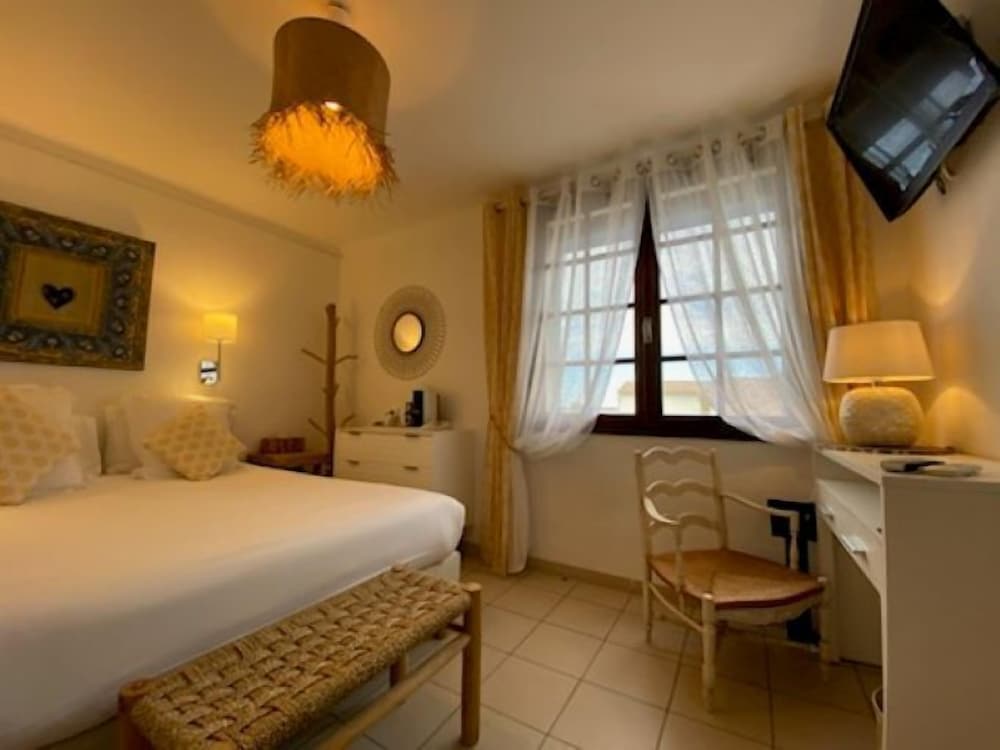 Double Room (Les Launes 4) photo 3