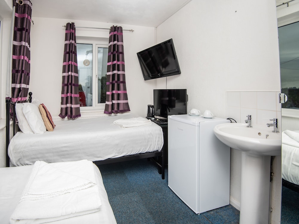 Standard Twin Room, 2 Twin Beds (Shared) photo 2