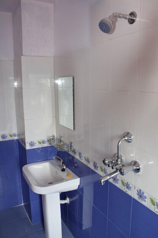 Standard Triple Room, 3 Bedrooms photo 3