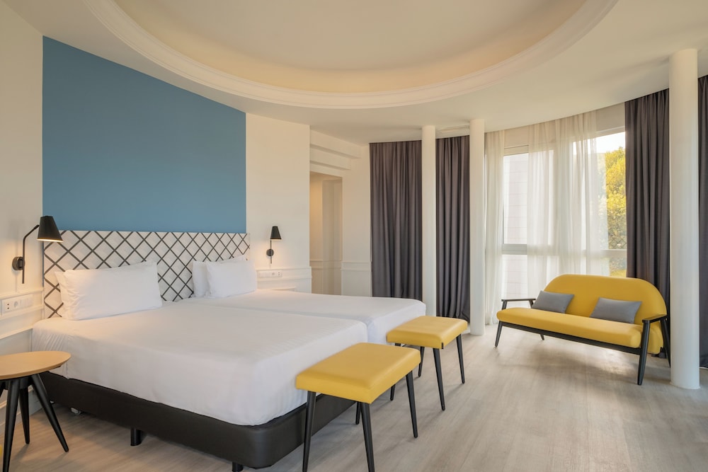 Superior Room, Sea View (Extra Bed) photo 3