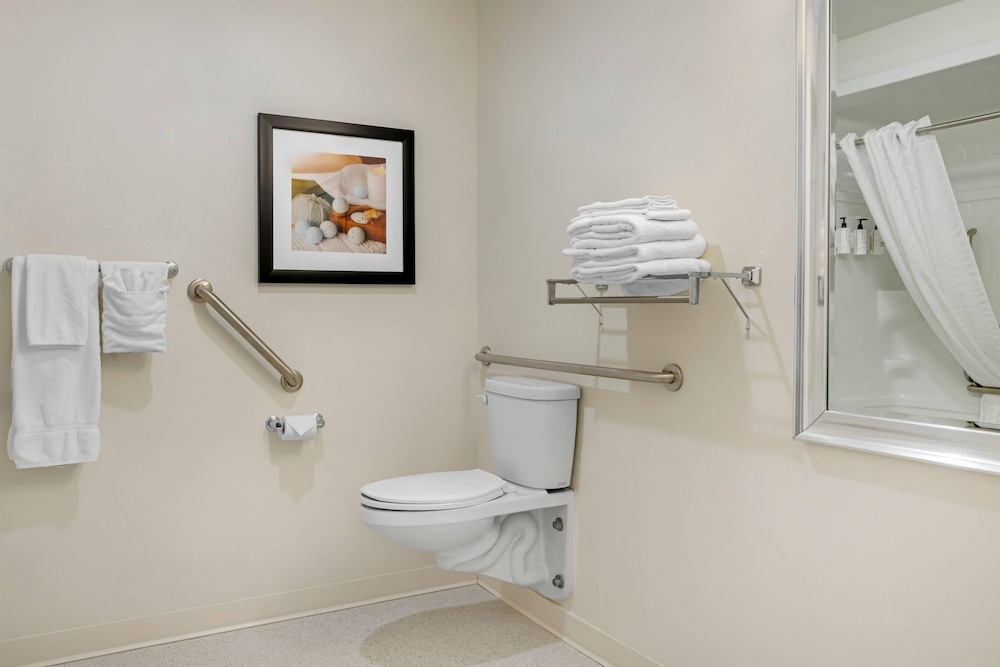 Amsterdam Inn & Suites, an Ascend Collection Hotel, Photo 9