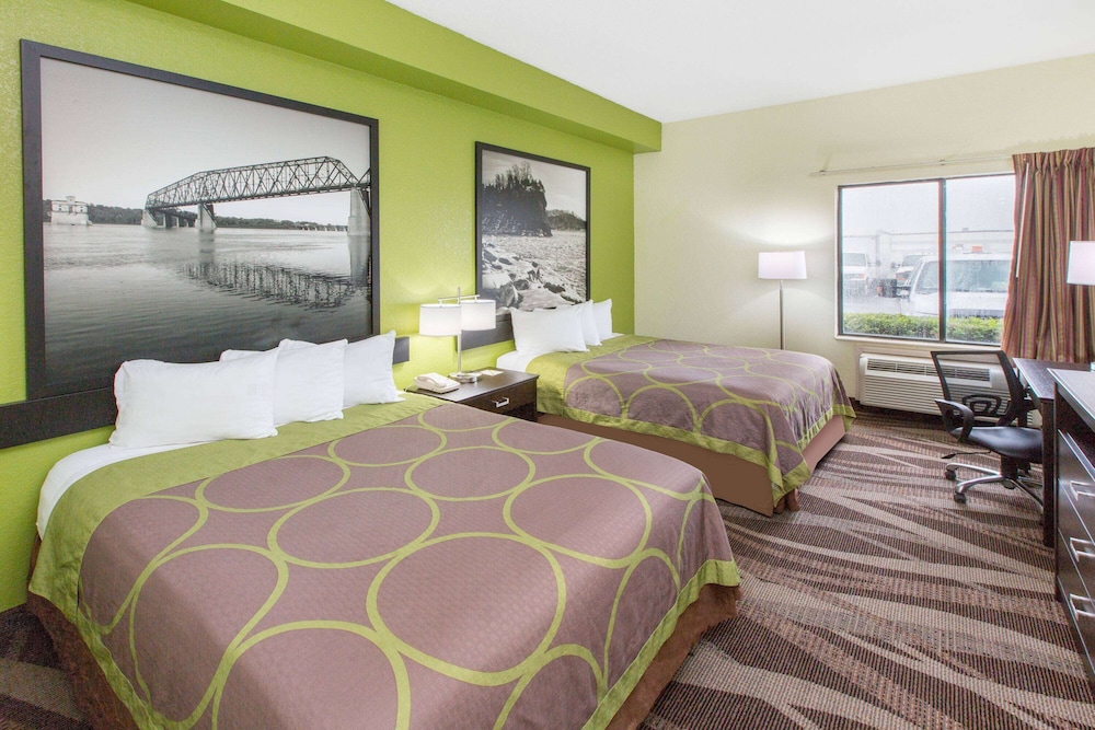 Suite, 1 Bedroom, Smoking - Photo 1