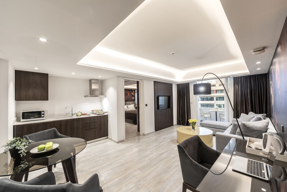 Deluxe Suite (Twin) - Photo 10