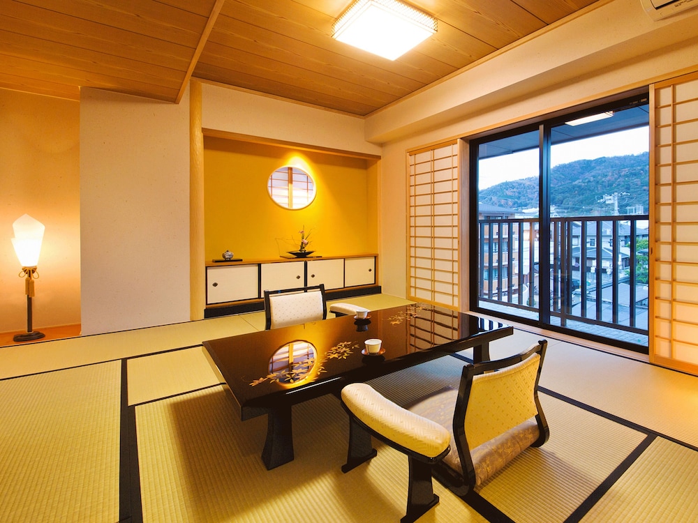 Japanese Style Room with Japanese Alcove (tokonoma) (39sqm)