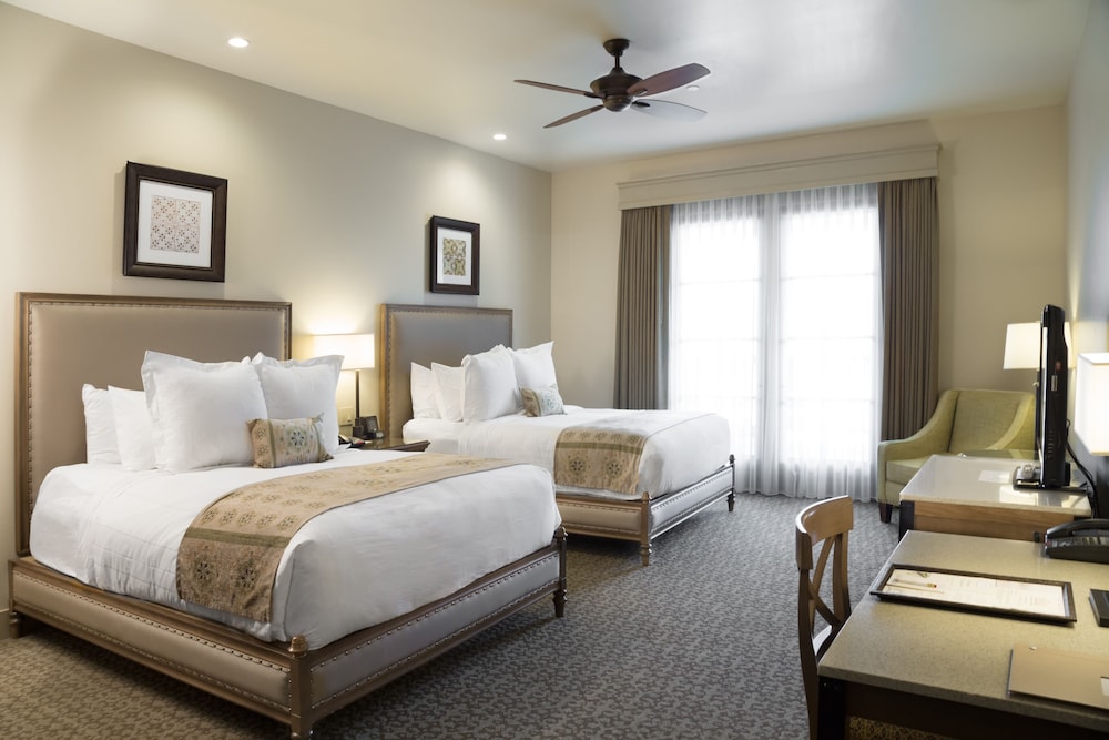Standard Room, 2 Queen Beds, Non Smoking