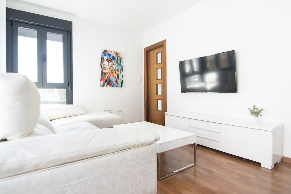EnjoyGranada LUJO Swimming Pool and Parking, Billede 26