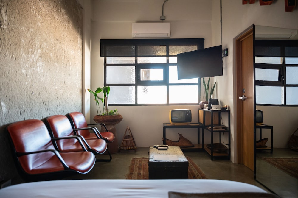 Suite - Photo 12