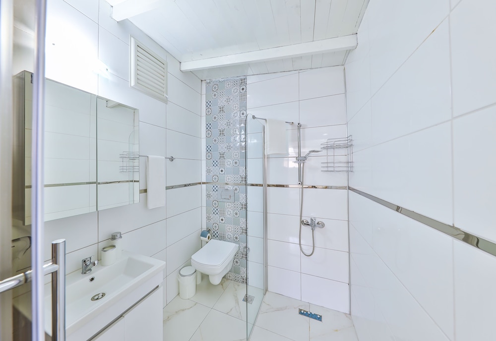 Deluxe Room, Jetted Tub photo 2