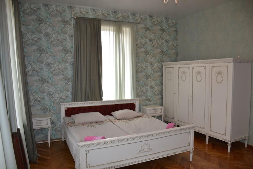 Family Apartment, 2 Bedrooms, Kitchen, Mountain View photo 1