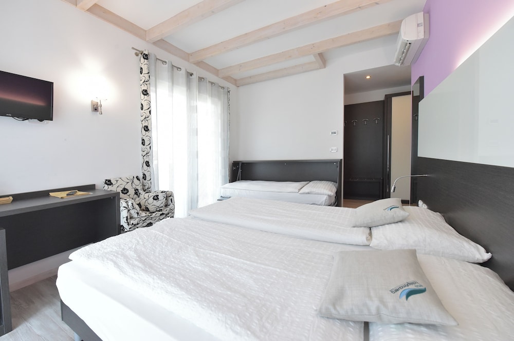 Deluxe Triple Room, Balcony