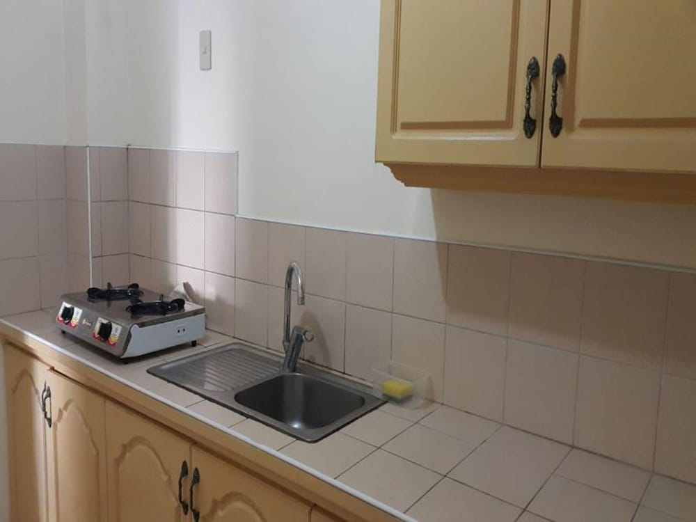 Studio, Kitchenette photo 3
