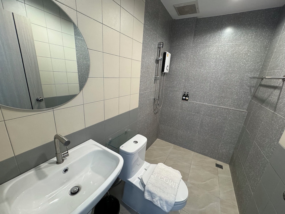 Standard Twin Room With Balcony photo 2