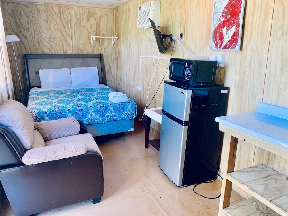 MwPi 106 Detach Trailer Mobile Home Unit 02 with 1 Full Size Bed First Floor