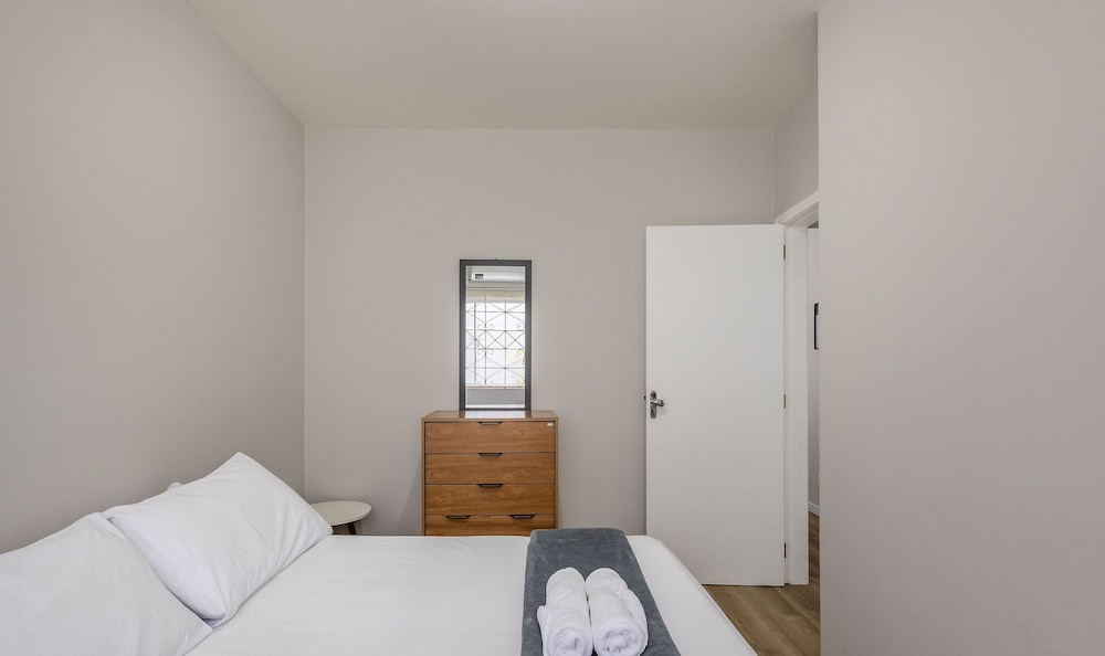 Basic Apartment photo 2