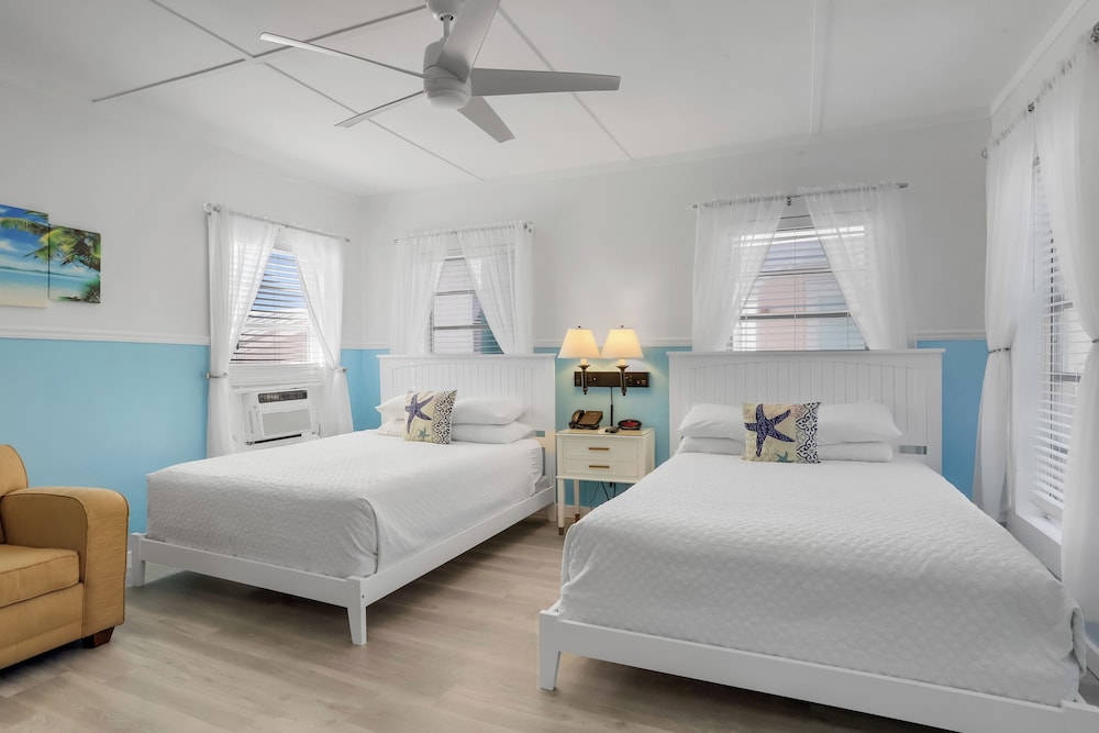 Two Queen Beds Private Bathroom Across Hallway (Not Pet Friendly)