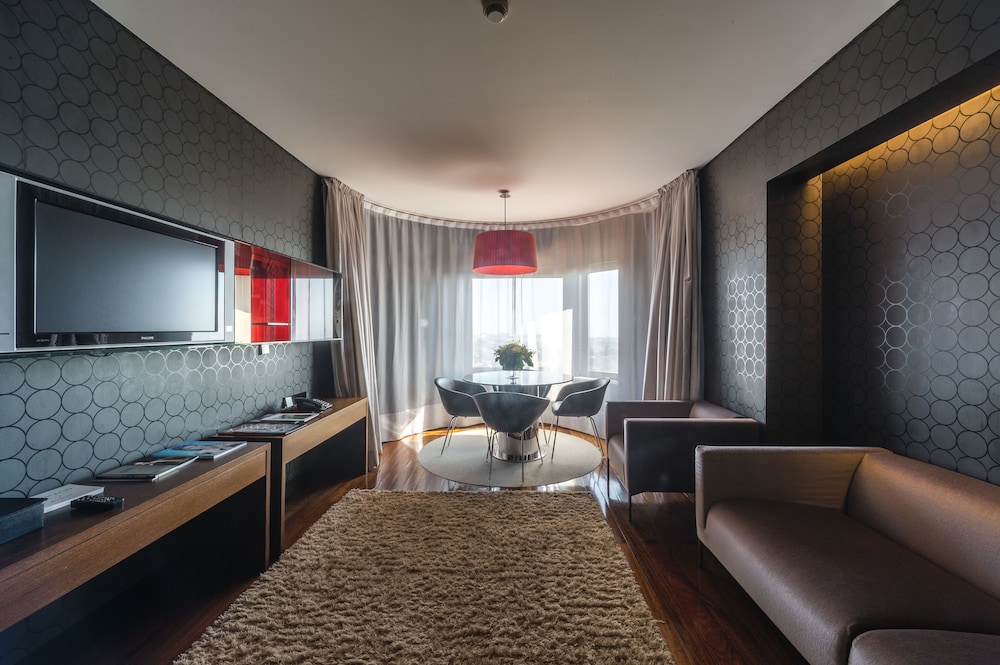 Superior Suite, River View