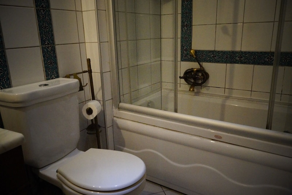 Standard Double or Twin Room, 2 Bedrooms, Garden View photo 2