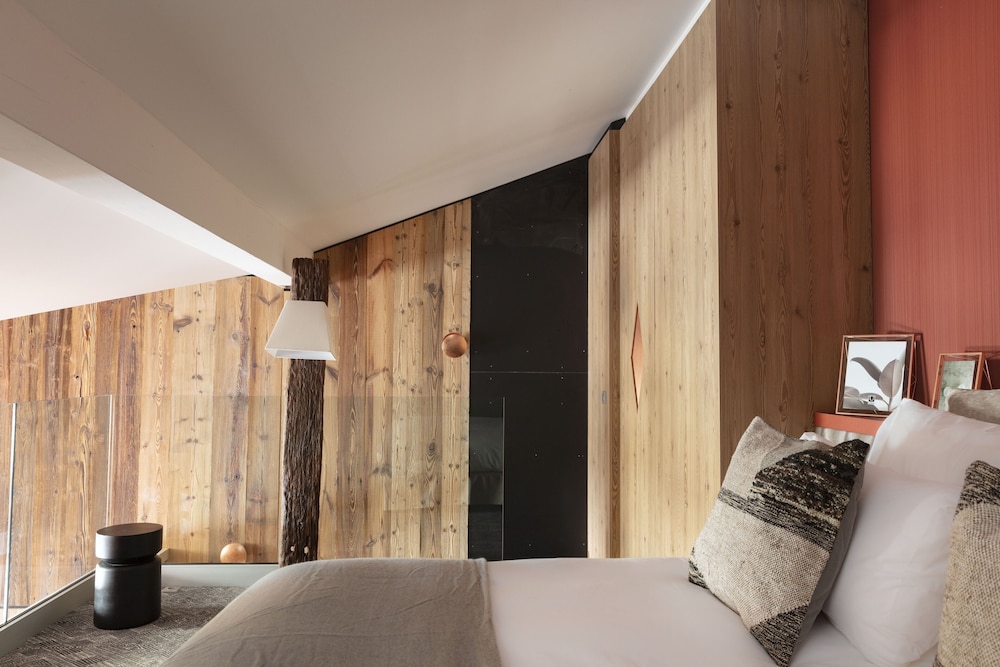 Suite, Multiple Beds, Mountain View
